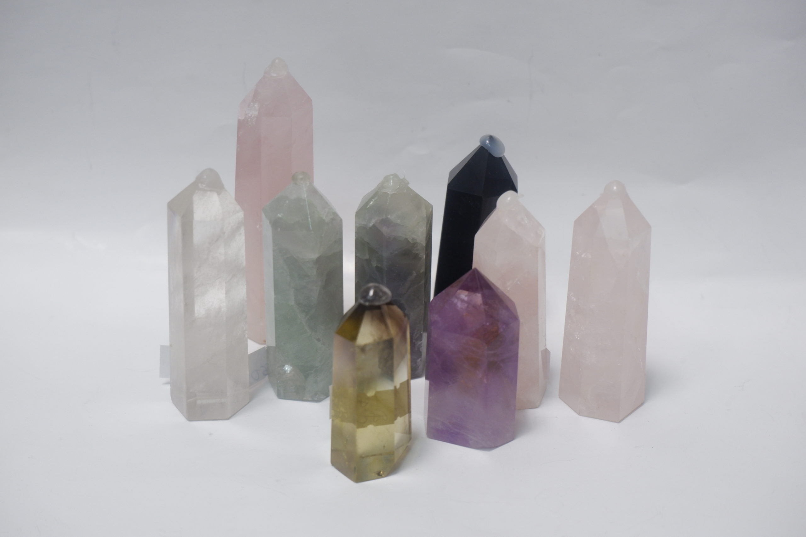 Кристаллы из разных камней
